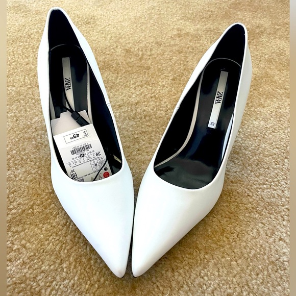 Classic leather pumps with medium heel height. Comfort plus fashion 😍😍 - Picture 2 of 3